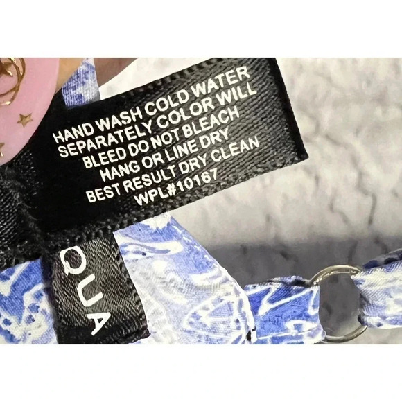 NWT Aqua Women's Blue White Paisley Handkerchief Mini Dress M. - Picture 11 of 11